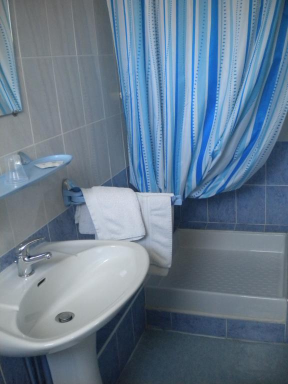 Hotel L'Acropole Nissan-lez-Enserune Habitación foto